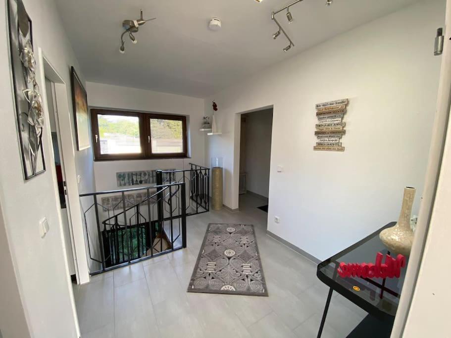 Exclusive Maisonette 90qm Parkplatz Balkon Citynah Apartment *