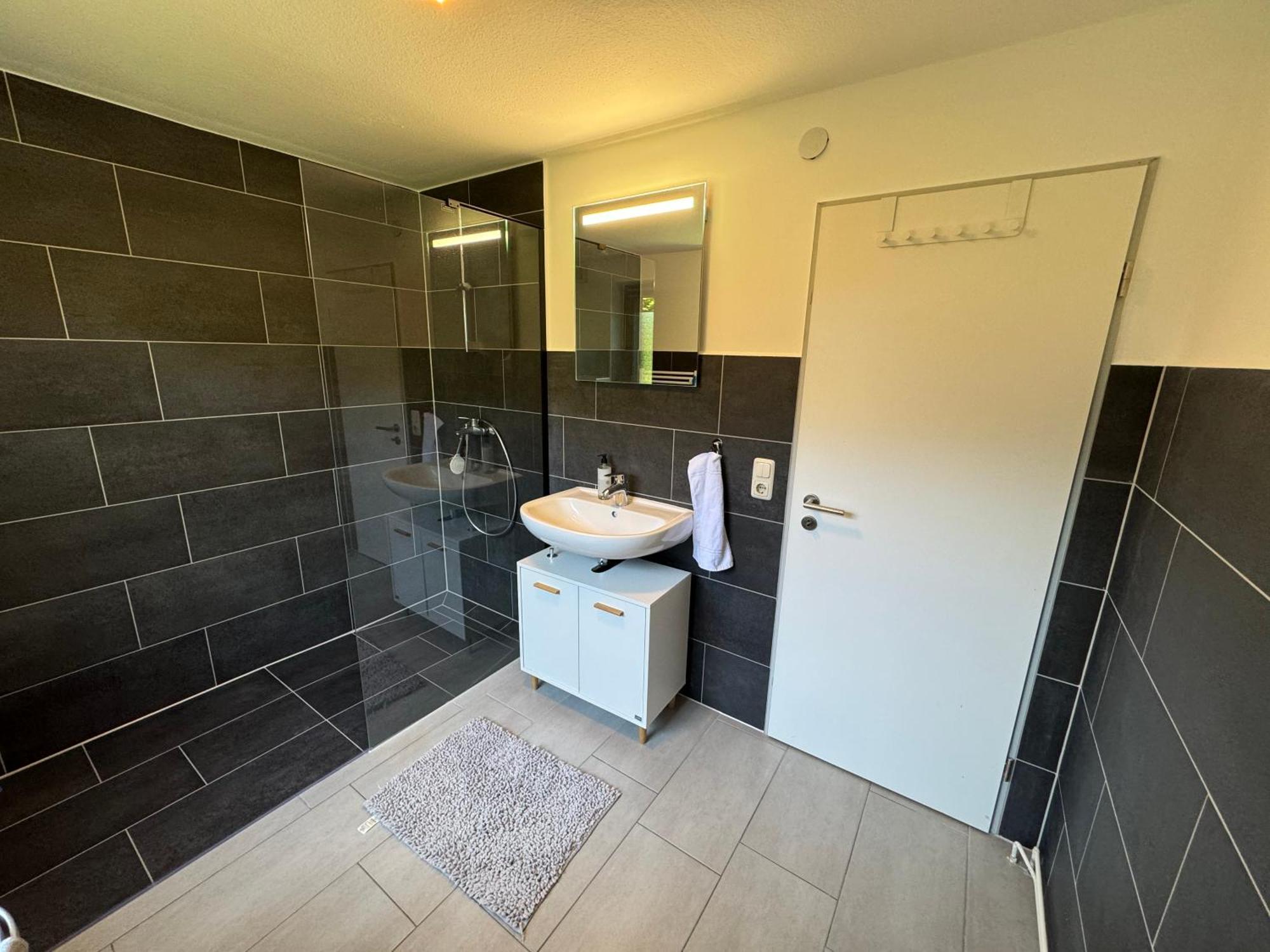 Exclusive Maisonette 90qm Parkplatz Balkon Citynah